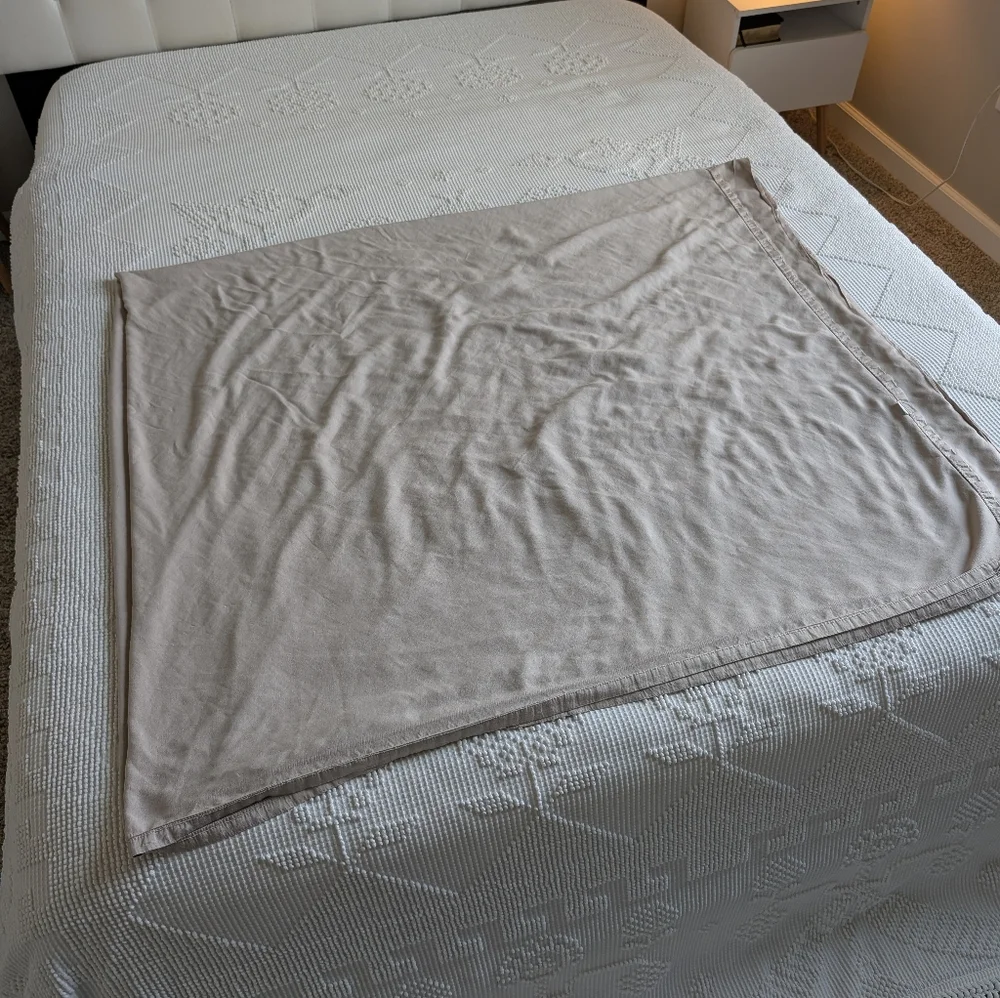 Cariloha Beige Queen Flat Sheet Sateen 100% Viscose From Bamboo Matte Flowy